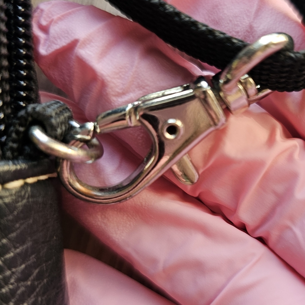 ๐ WALT DISNEYWORLD Mickey Mouse Disney Tech Crossbody Bag โ Padded & Magical! - Picture 5 of 9
